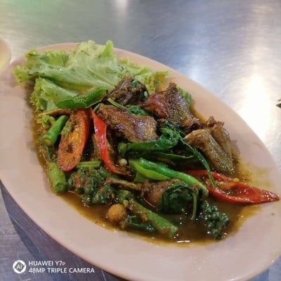 ผัดเผ็ดนก