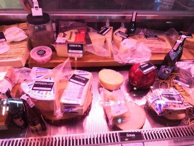 อาหาร หรือ เครื่องดื่ม