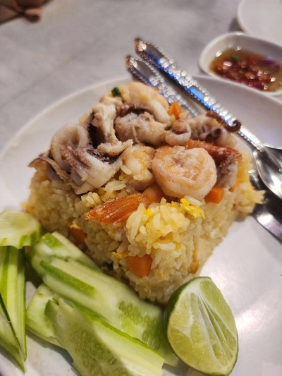 อาหาร หรือ เครื่องดื่ม