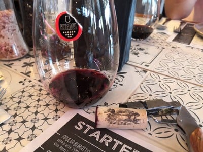 อาหาร หรือ เครื่องดื่ม