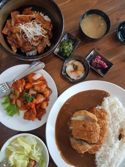 ดีลสุดคุ้ม! ข้าวแกงกะหรี่ญี่ปุ่นหมูชุบแป้งทอดที่สายชีสต้องเลิฟ