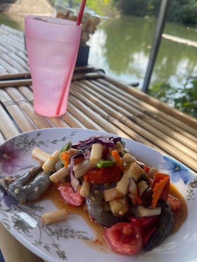 ตำไหลบัวกุ้งสด