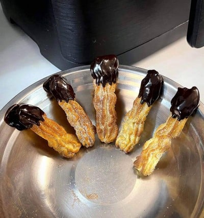 วิธีทำ Air Fryer Churros with Chocolate Sauce 💕