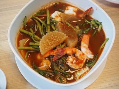 Yoo Kab Kong Cafe’ - อยู่กับก๋ง คาเฟ่