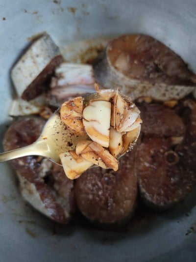 วิธีทำ ปลาหางเหลืองย่างเตาถ่าน วิธีทำ ปลาหางเหลืองย่างเตาถ่าน