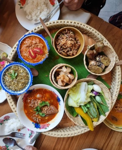 อาหาร หรือ เครื่องดื่ม