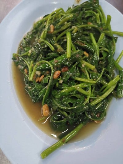 ผักบุ้งไฟแดง