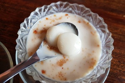 ขนมไข่เต่าน้ำกะทิ