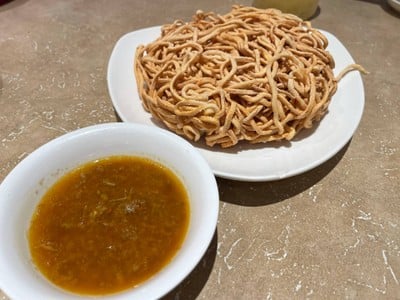 หมี่กรอบกับมันปูขน