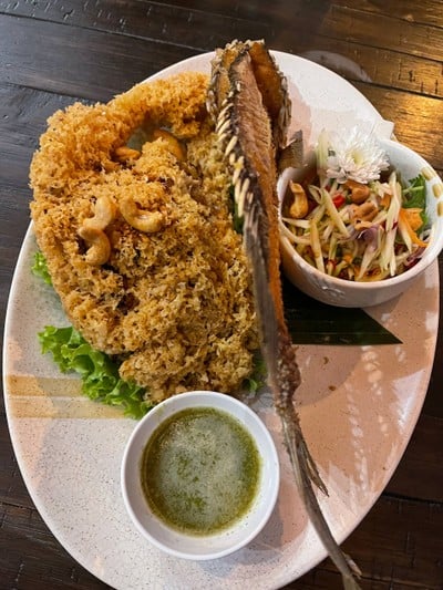 ไม่เคยทานปลาแรดที่อร่อยขนาดนี้เค้าเอาเนื้อปลาแรดสับละเอียดแล้วมาทอดเป็นปลาแรดฟู 