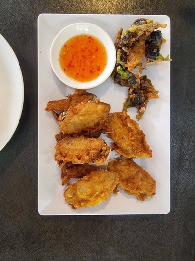 ปีกไก่ทอดตำลึงทอง