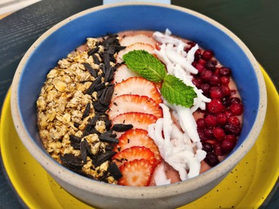 Papaya Mango & Berries Smoothie Bowl