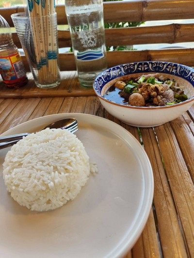 อาหาร หรือ เครื่องดื่ม