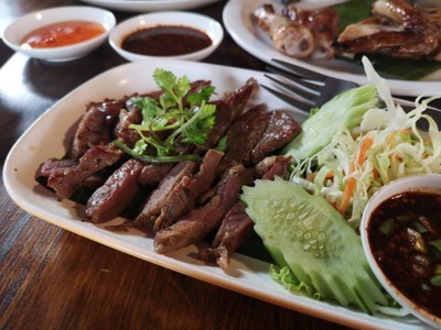 อาหาร หรือ เครื่องดื่ม