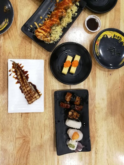 อาหาร หรือ เครื่องดื่ม