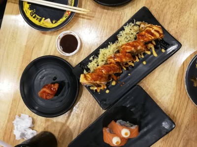 อาหาร หรือ เครื่องดื่ม