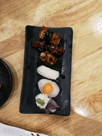 อาหาร หรือ เครื่องดื่ม