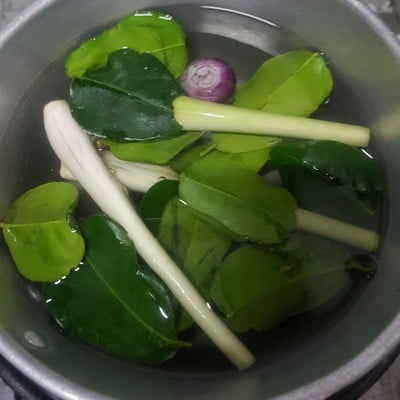 วิธีทำ ต้มยำหัวปลาแซลม่อน