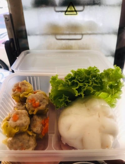 อาหาร หรือ เครื่องดื่ม