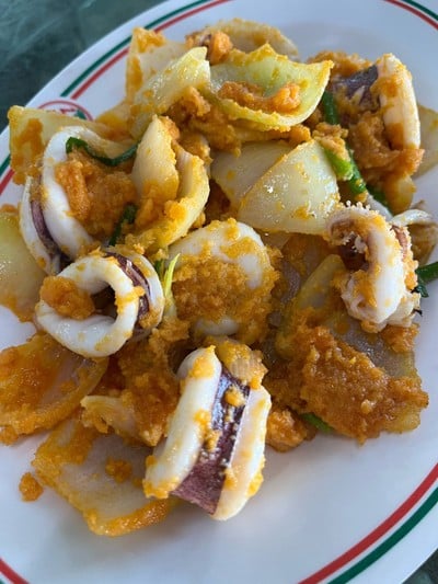 ปลาหมึกผัดไข่เค็ม