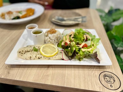 🐟 The Aow Thai Basa Fish Steak With Spicy Thai Sauce. (ราคา 169 บาท)