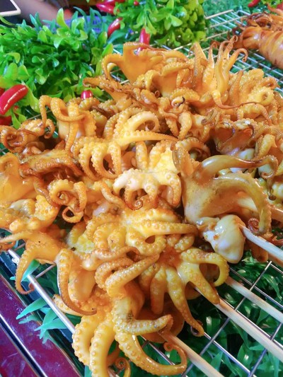 อาหาร หรือ เครื่องดื่ม