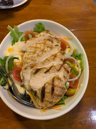 สลัดอกไก่