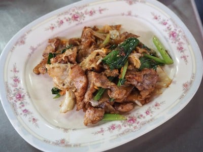 เลี่ยวต้ังไล้ ราดหน้า