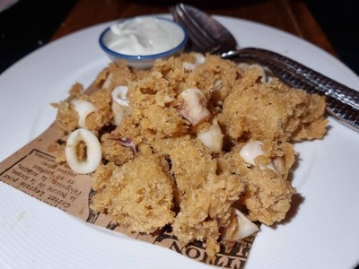 Crispy Fried Squid with Garlic Aioli
