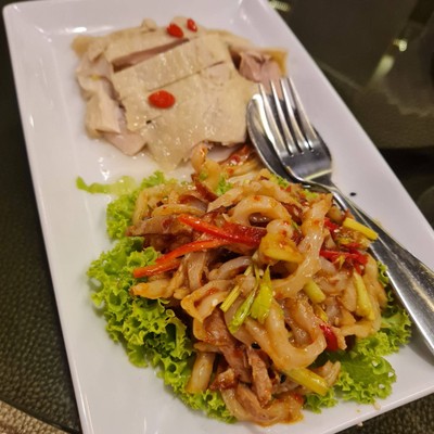 อาหาร หรือ เครื่องดื่ม