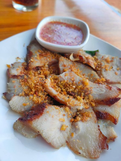 คอหมูย่าง