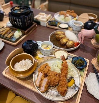 อาหาร หรือ เครื่องดื่ม