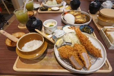 อาหาร หรือ เครื่องดื่ม