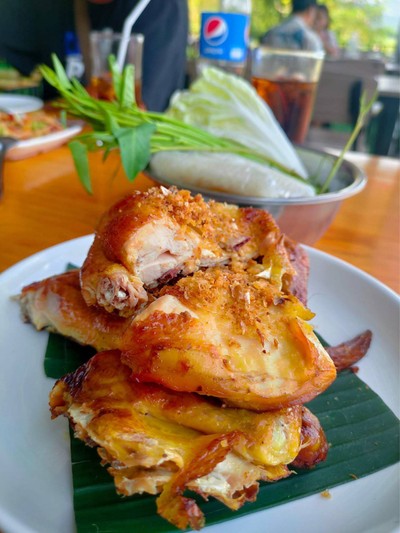 ไก่ย่างร้อนๆ