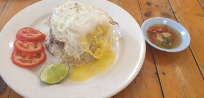 ข้าวผัดเนื้อ