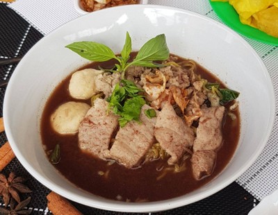 ก๋วยเตี๋ยวหมูน้ำตก