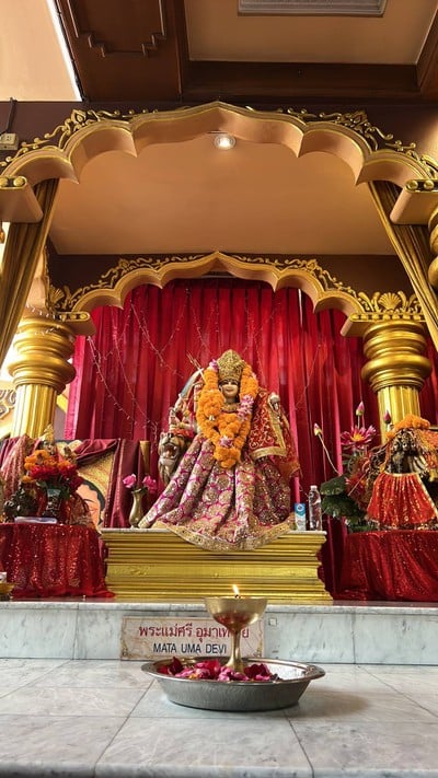 องค์พระแม่อุมาเทวี