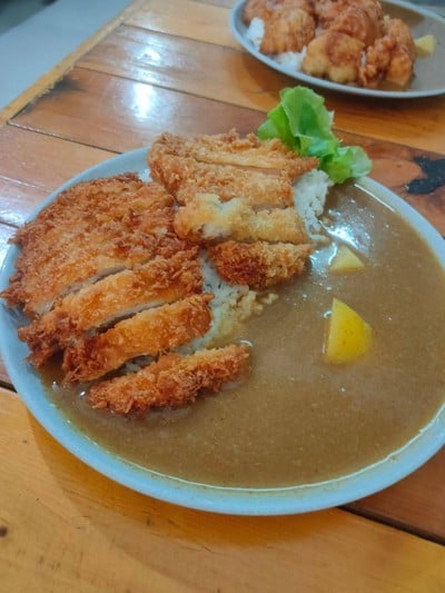 แกงกะหรี่หมูทอด+ไก่ทอด