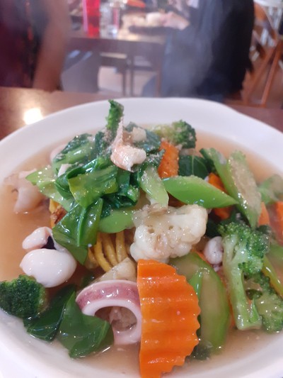 อาหาร หรือ เครื่องดื่ม