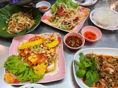 ส้มตำเจ๊อ้อย จุฬา 20