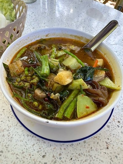 แกงแคหมูย่าง