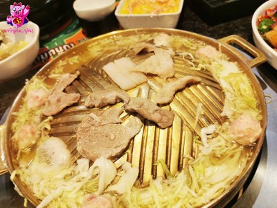 อาหาร หรือ เครื่องดื่ม