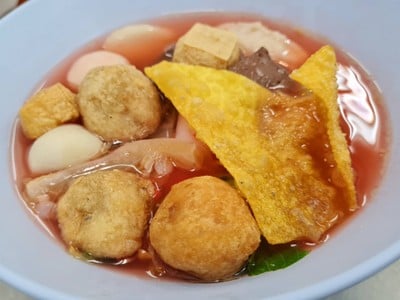 เจ๊หลีลูกชิ้นปลาเจ้าเก่า