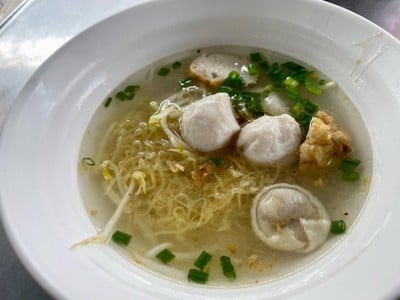 ก๋วยเตี๋ยวลูกชิ้นปลาเจริญกรุง18