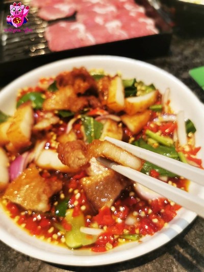 ยำหมูสามชั้นทอดน้ำปลาร้า