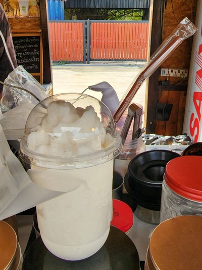 มะพร้าวปั่นนมสด