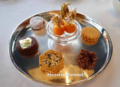 Petit fours