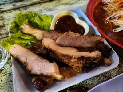 คอหมูย่าง