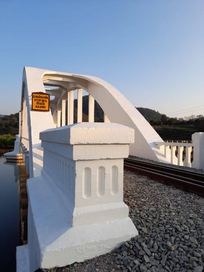 บรรยากาศ สะพานขาวทาชมภู