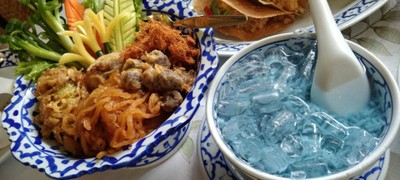 ข้าวแช่อัญชัน